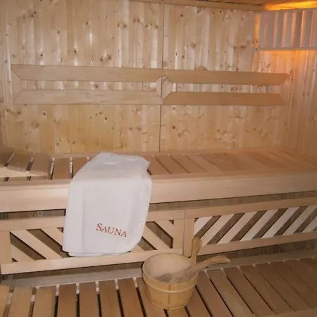 Goralska Ostoja - Tradycyjny, Drewniany Dom Na Kudlaczach, Duzy Ogrod, Piekna Panorama, Sauna, Jacuzzi Vakantiehuis Pcim